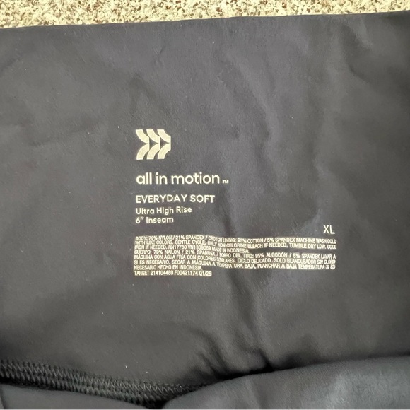 NWT All in Motion Women's Black Everyday Soft Bike Shorts 6" XL - Picture 2 of 5